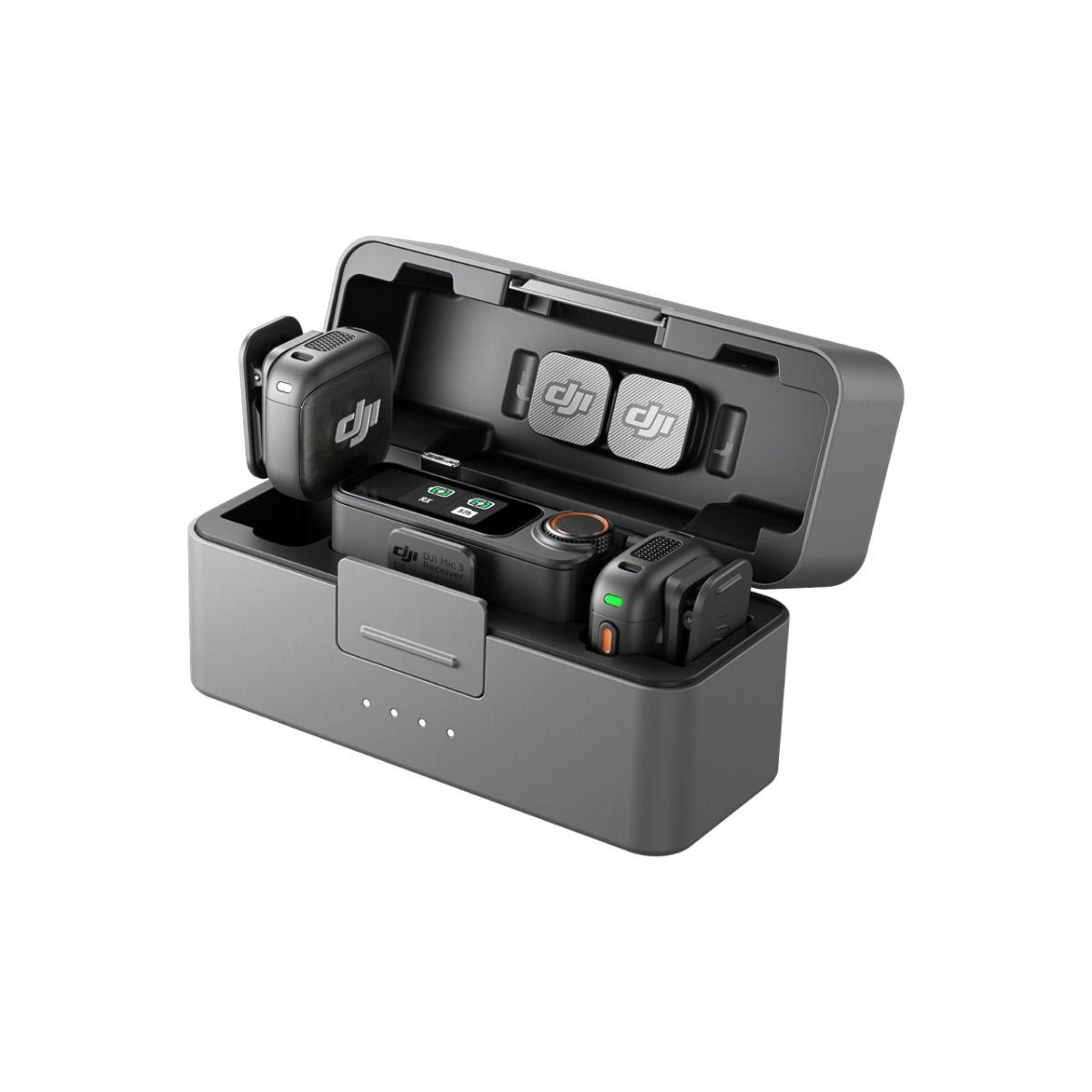 ميكروفون DJI Mic 3 (جهازين إرسال + جهاز استقبال + علبة شحن)، ميكروفون لاسلكي للآيفون/الكاميرا/أندرويد، خفيف جدًا، تحكم تلقائي في مستوى الصوت لتوازن الصوت، مقاومة للتداخل ثنائي النطاق، استخدام حتى 28 ساعة، DJIMIC300، أسود